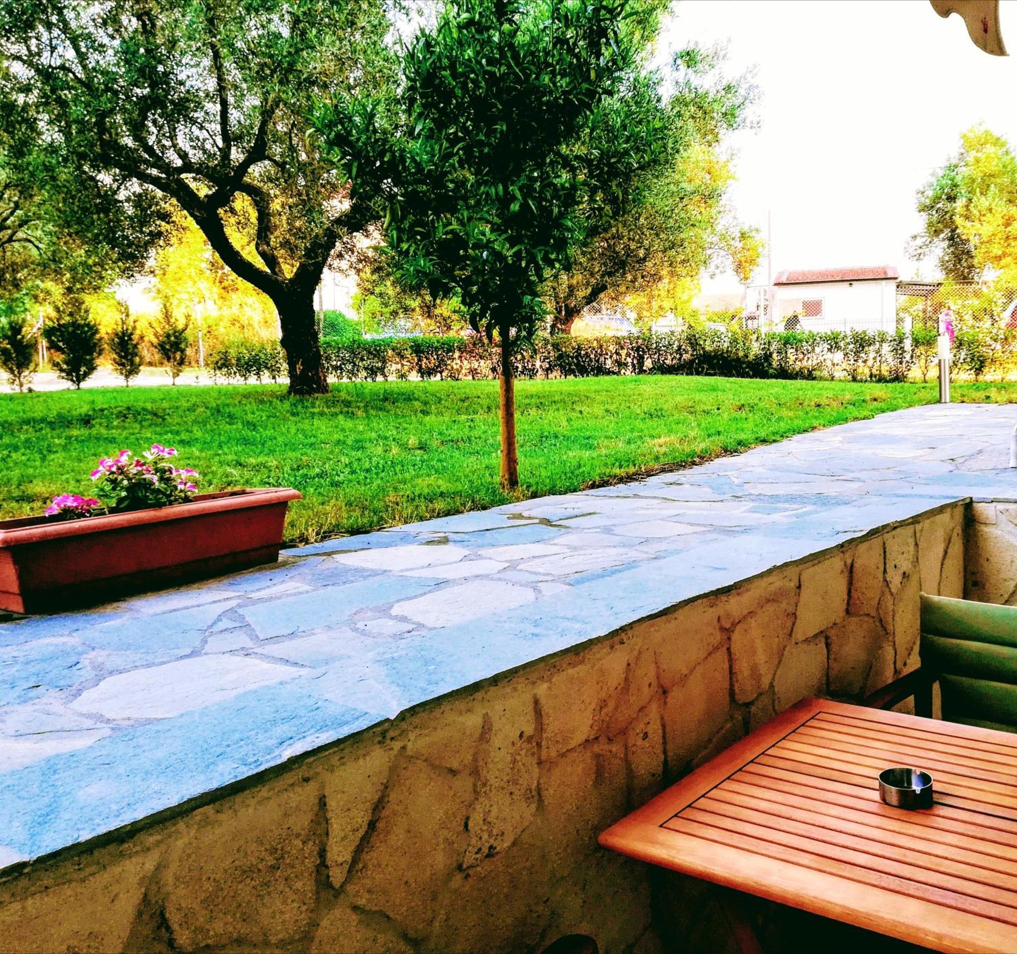 Giorgos Apartments. Skála Foúrkas Dış mekan fotoğraf
