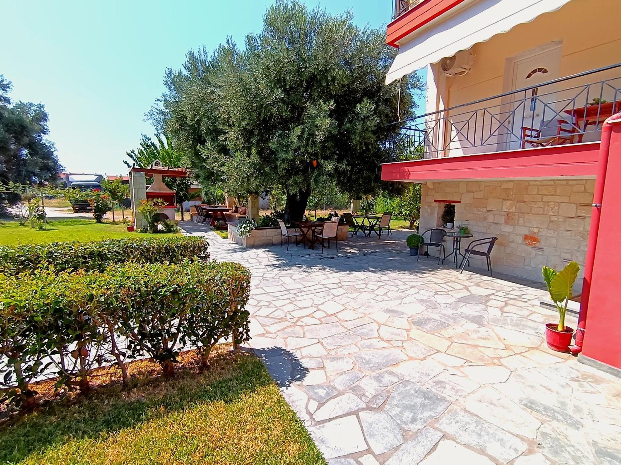 Giorgos Apartments. Skála Foúrkas Dış mekan fotoğraf